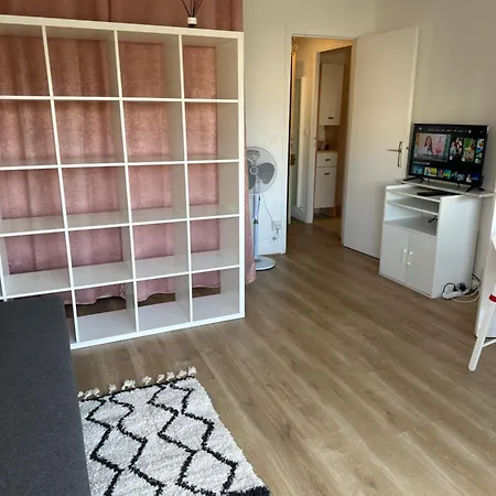 Duplex In Metro Line 6 *