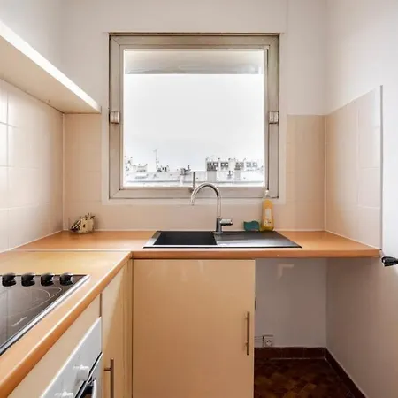 Duplex In Metro Line 6